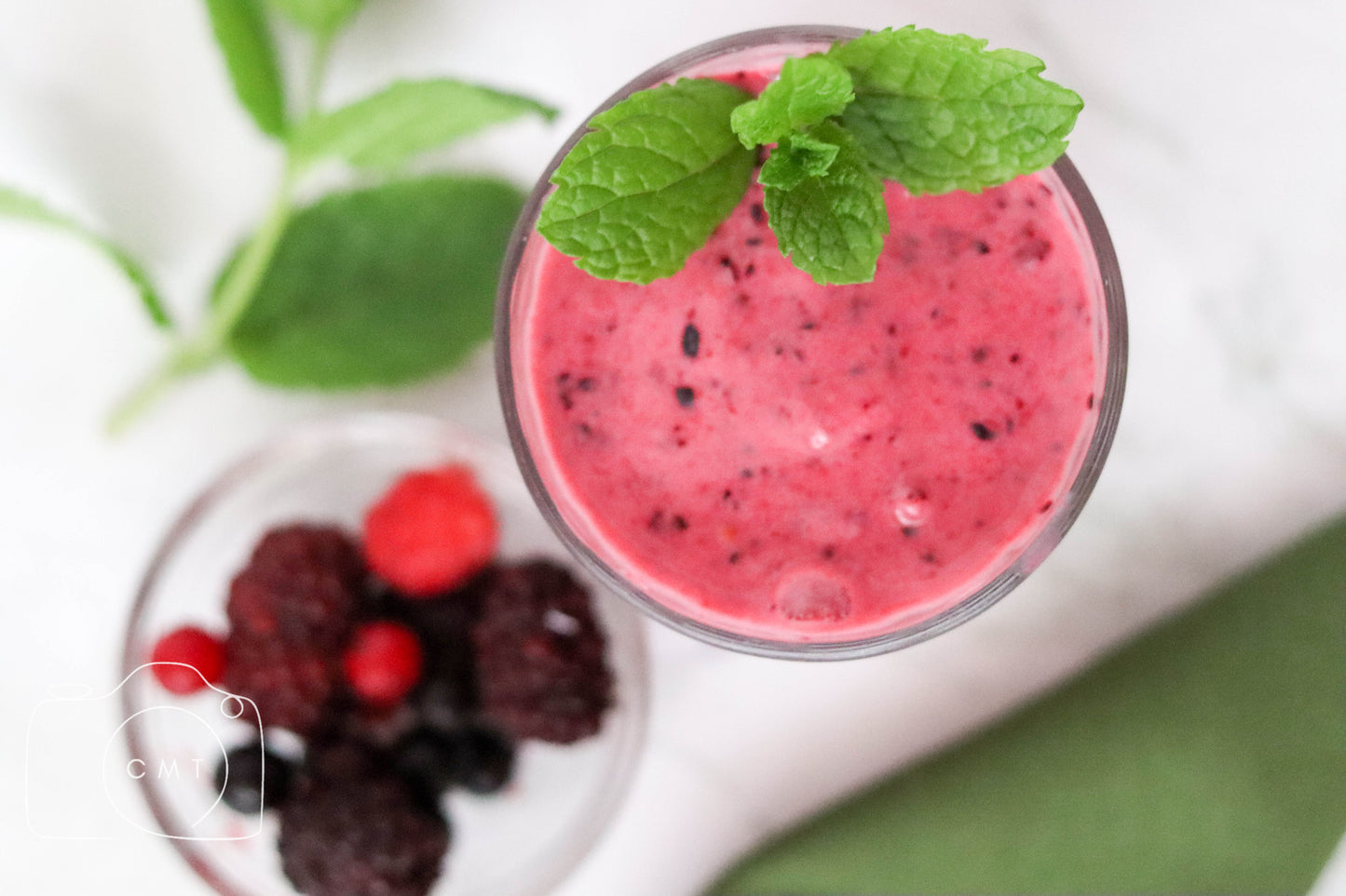 Red Berry Smoothie (Set 1 of 6)