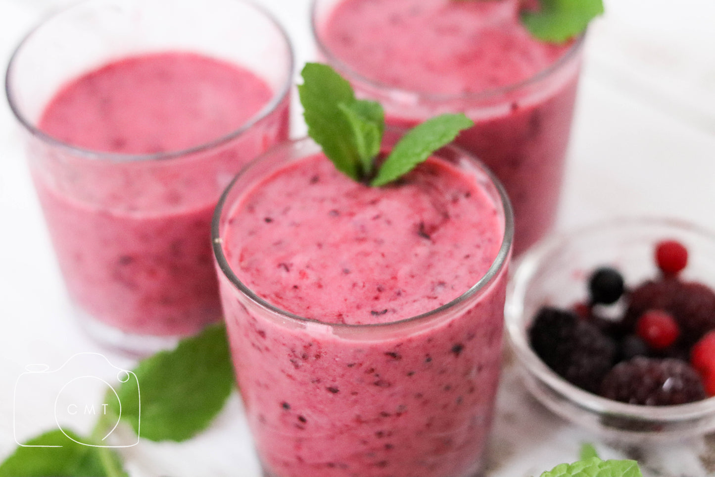 Red Berry Smoothie (Set 4 of 6)