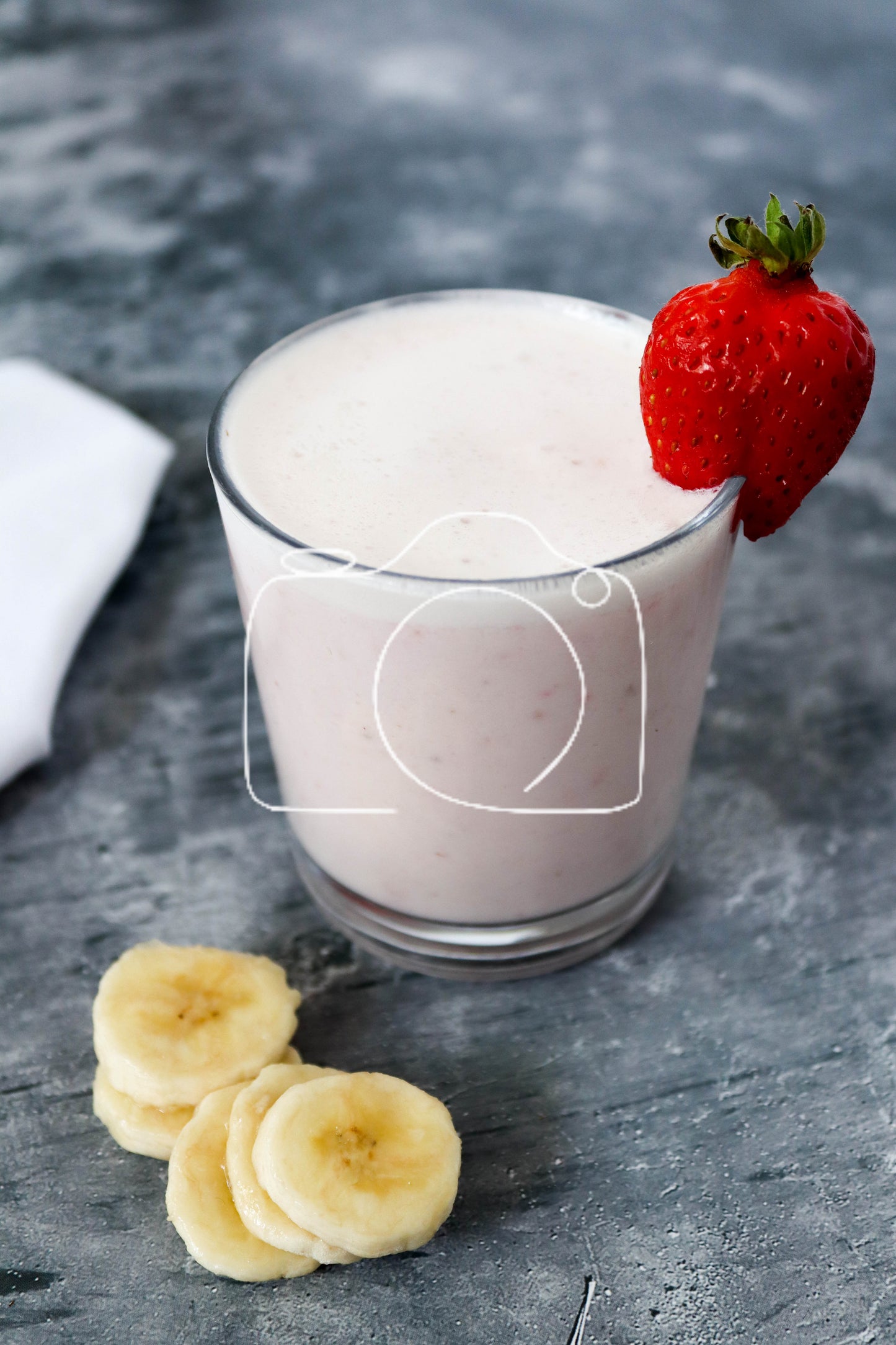 Strawberry and Banana Smoothie (set 3 of 6)